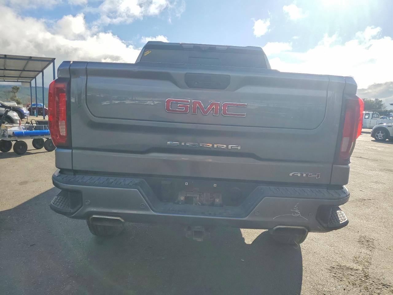 2020 GMC Sierra K1500 AT4