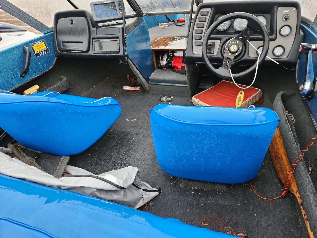 1993 Other 1993 Ranger 377V Boat