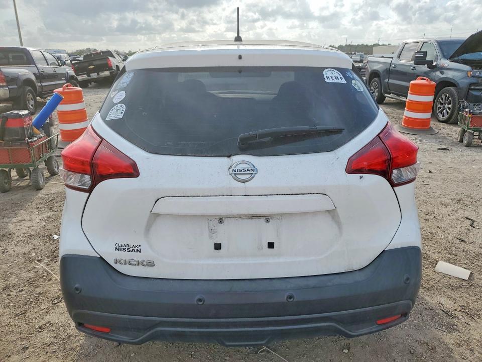 2020 Nissan Kicks s