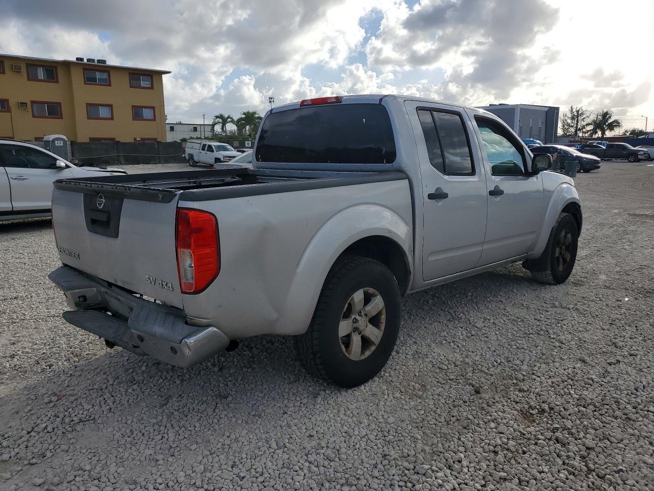 2013 Nissan Frontier S