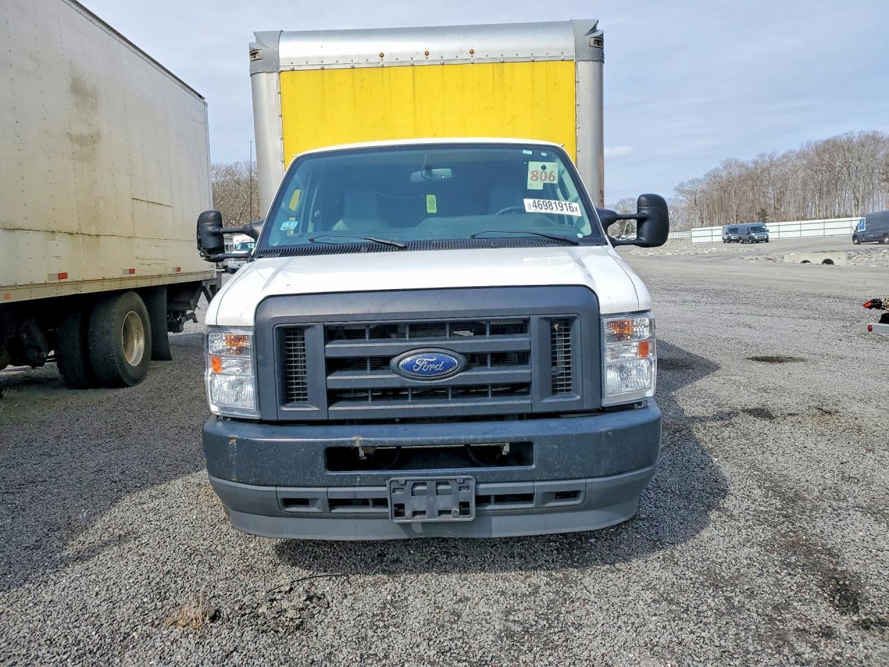 2022 Ford E350 BOX Truck