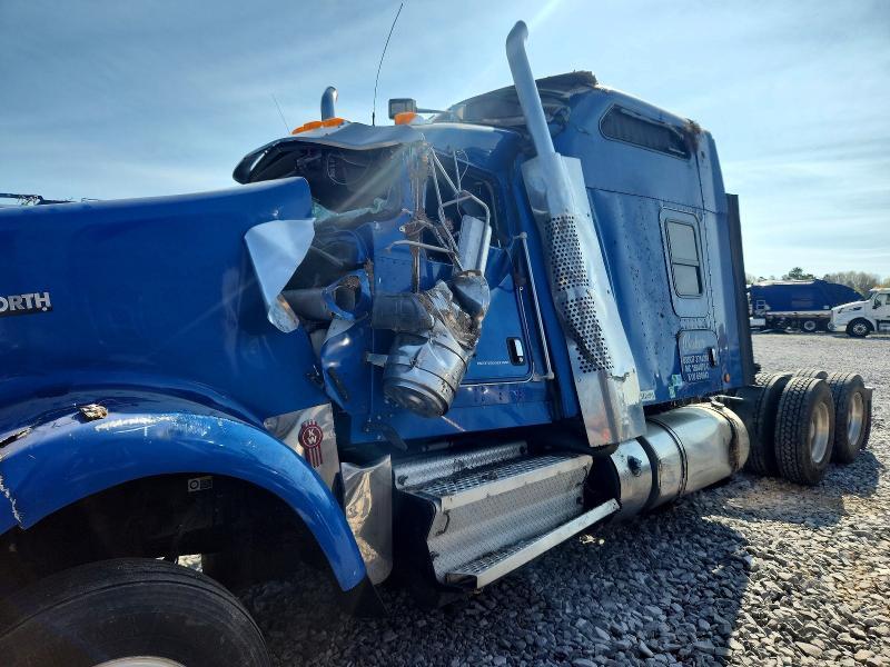 2016 Kenworth W990 Semi Truck