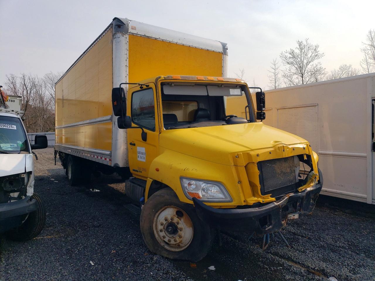 2017 Hino 268A BOX Truck