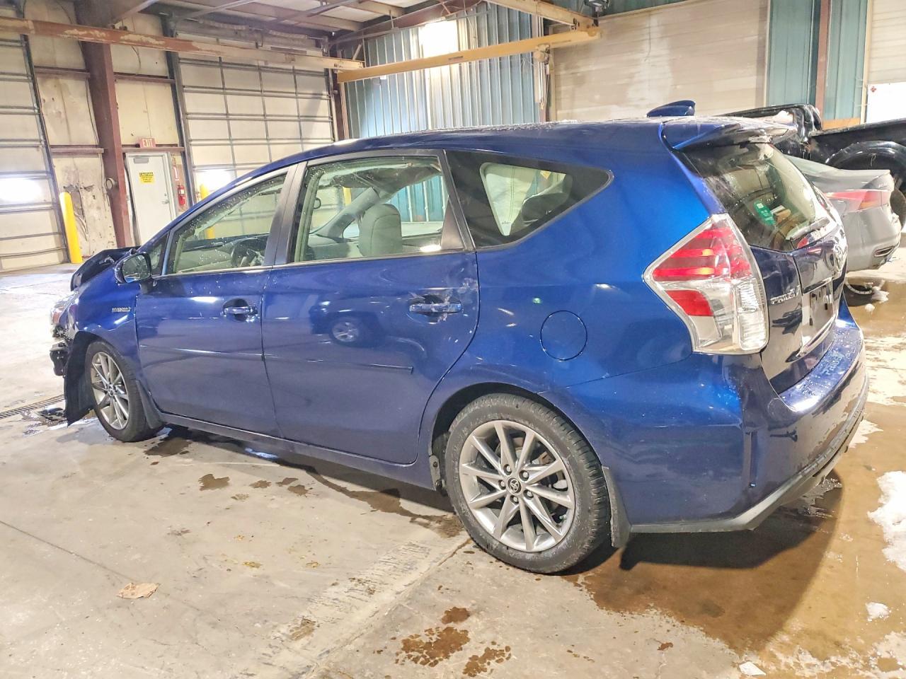 2015 Toyota Prius v Five