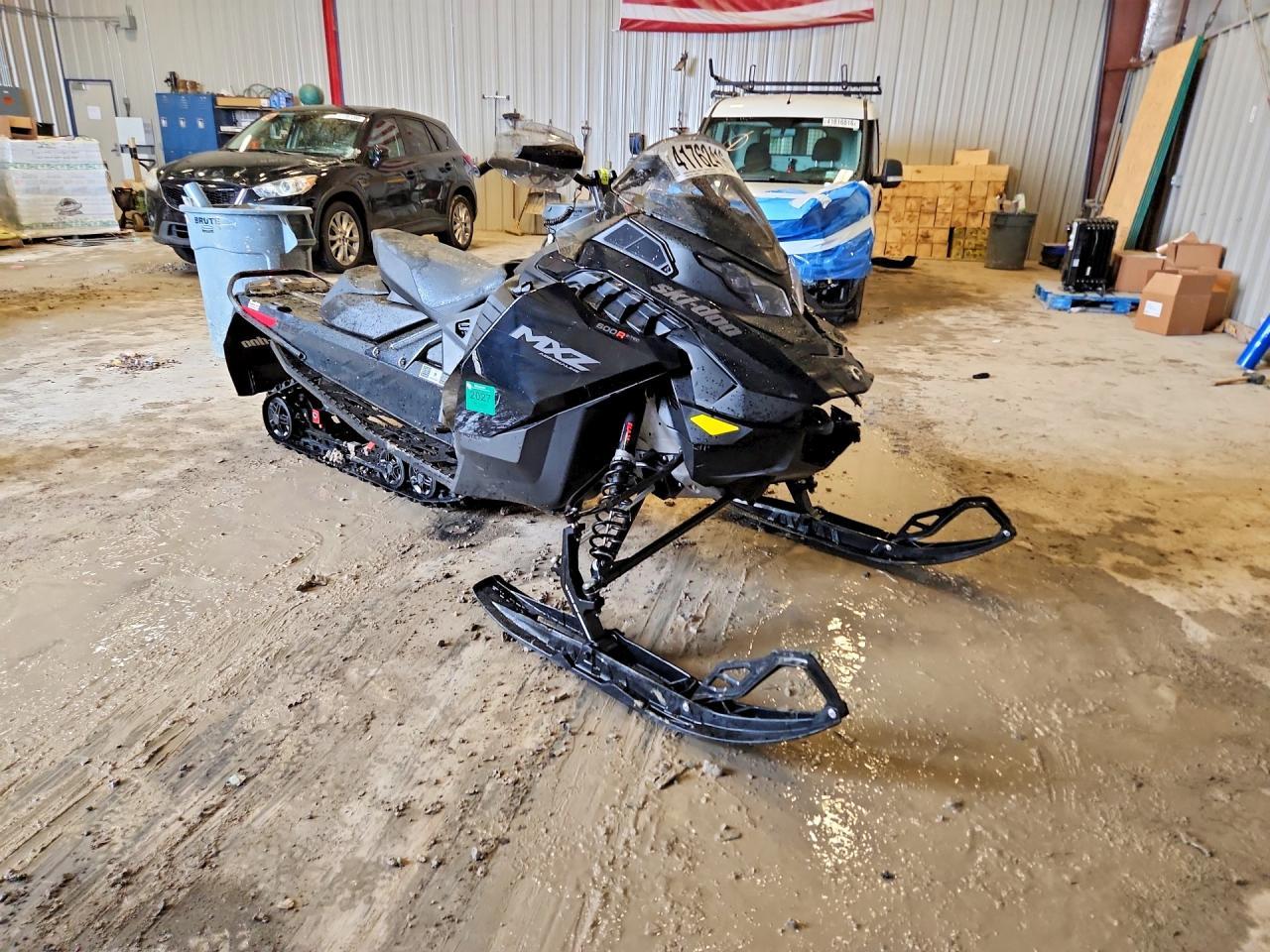 2025 Skidoo MXZ X 600R E-TEC