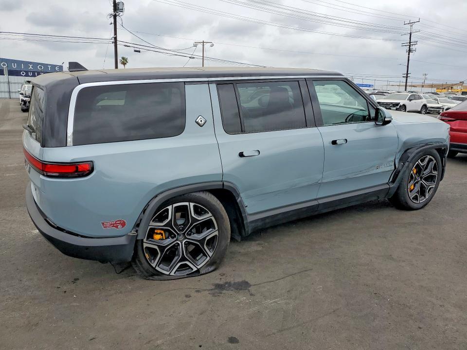 2024 Rivian R1S Adventure