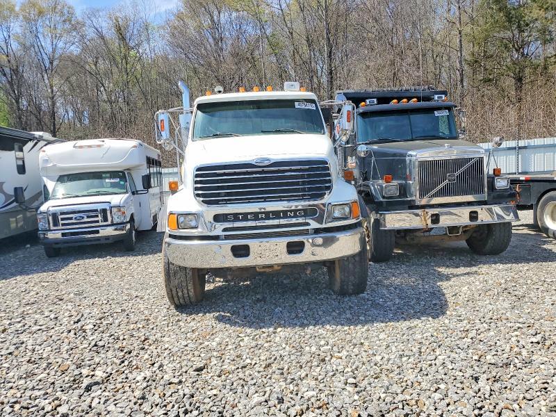 2007 Sterling L9500 ROLL-OFF Container Truck
