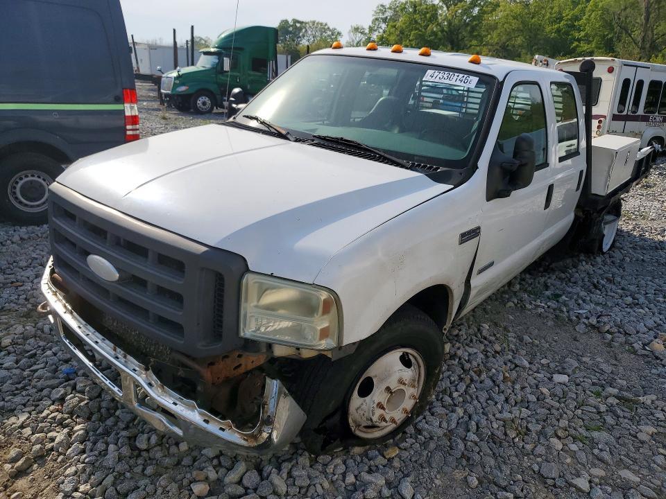 2005 Ford F350 Super Duty Flatbed Truck