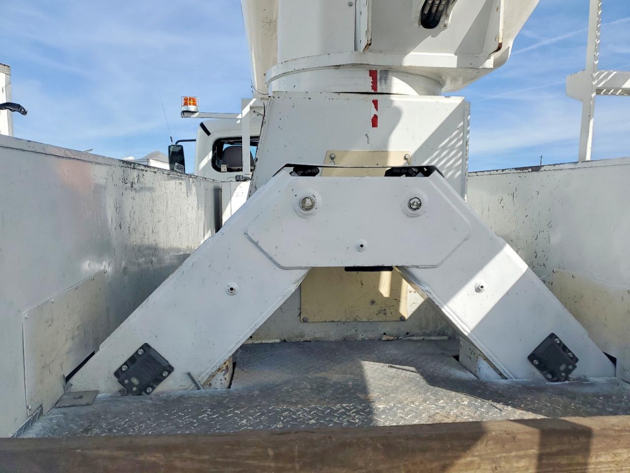 2018 Freightliner Business Class M2 Bucket Truck