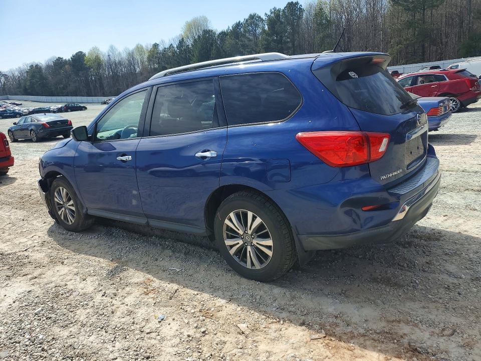 2018 Nissan Pathfinder sv
