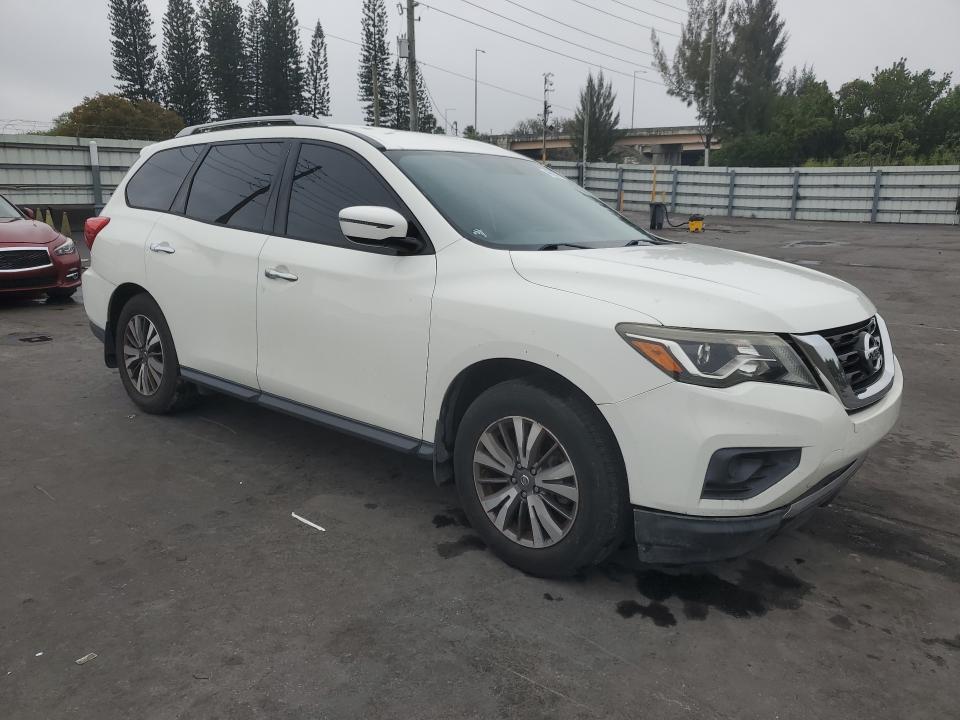 2017 Nissan Path Finde