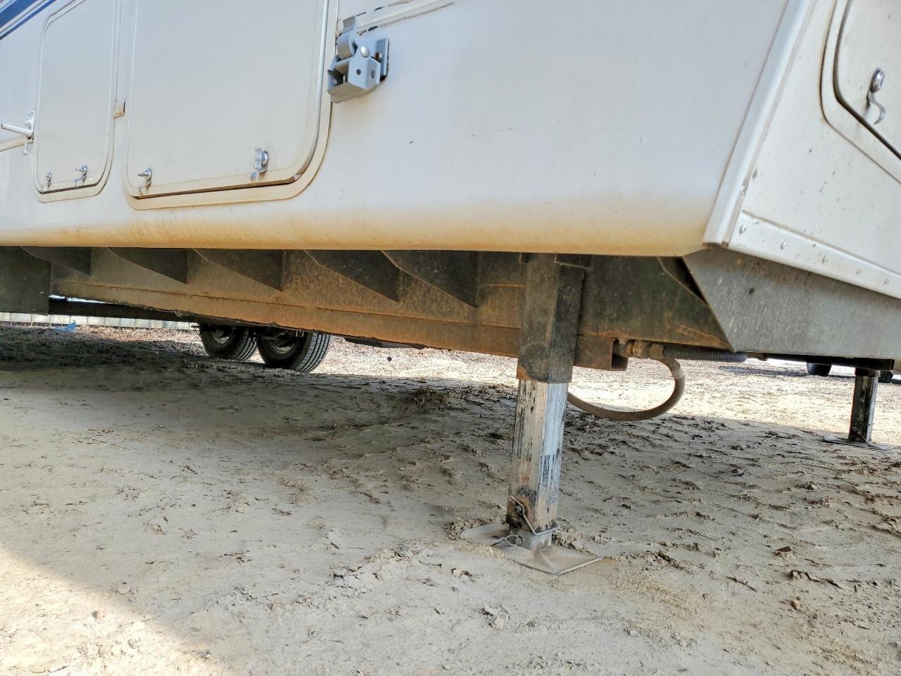 2000 Sbr By Frs M-37F Fift-Slide-IN Camper