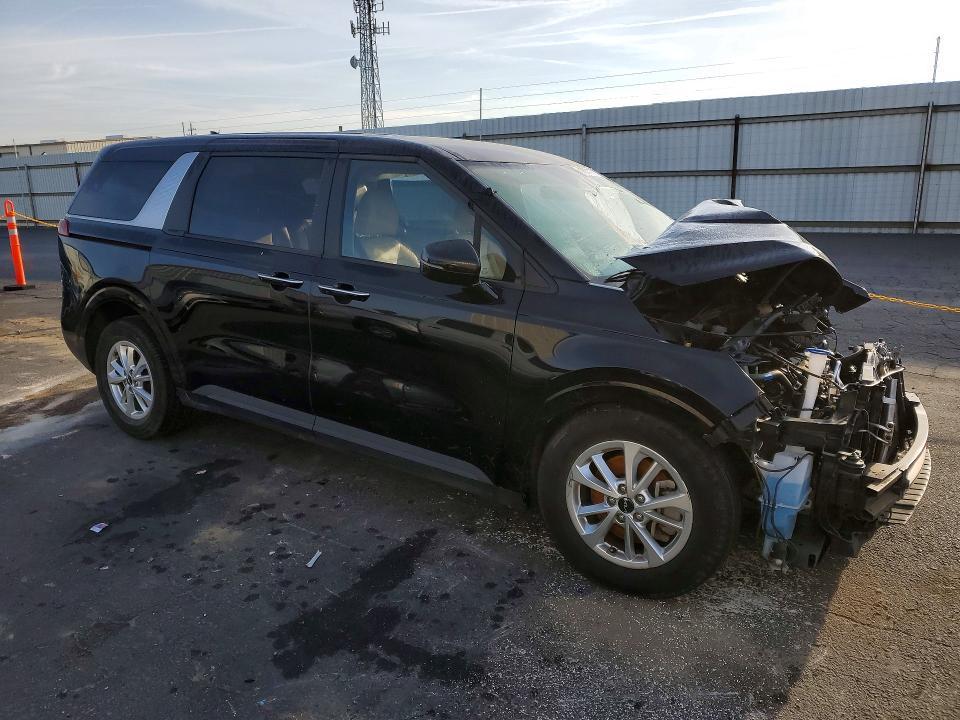 2022 KIA Carnival lx