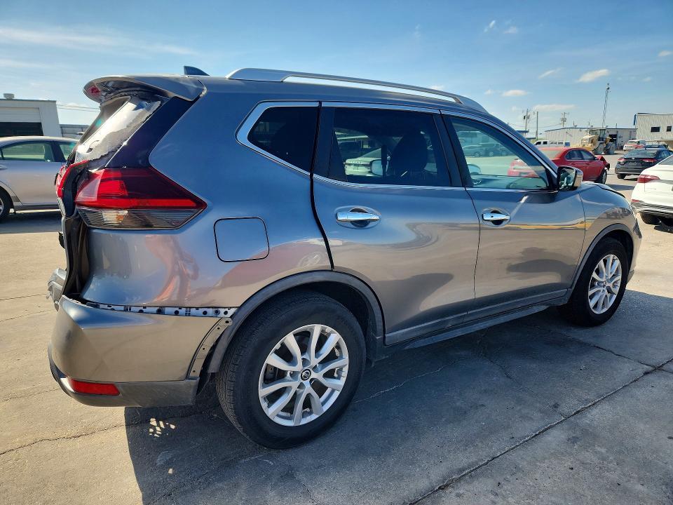 2018 Nissan Rogue sv