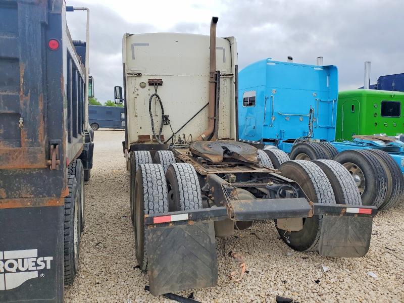 2010 Kenworth T660 Semi Truck