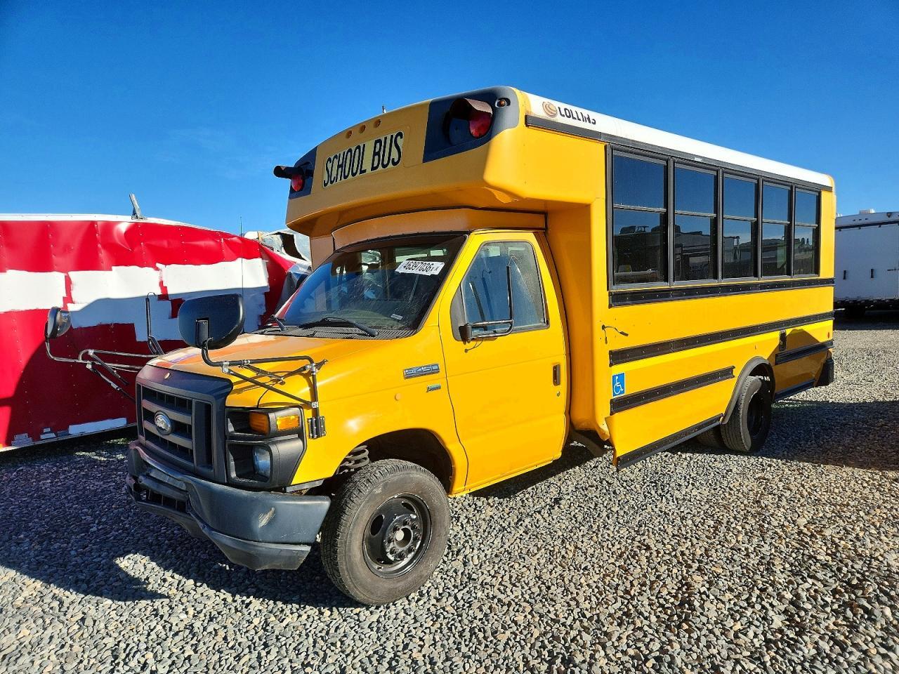 2015 Ford Econoline E450 Super Duty Cutaway Van