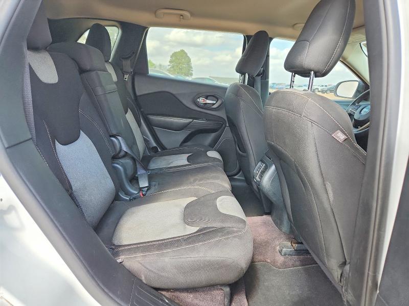 2016 Jeep Cherokee Sport