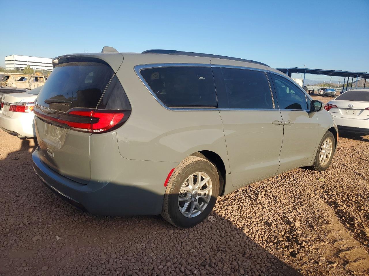2022 Chrysler Pacifica Touring l