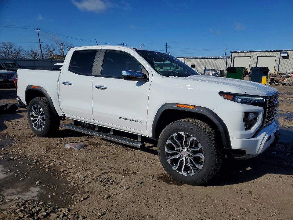 2025 GMC Canyon Denali