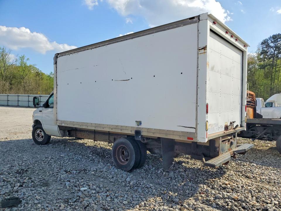 2002 Ford E350 BOX Truck