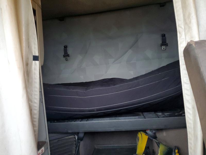 2012 Volvo VNL Semi Truck