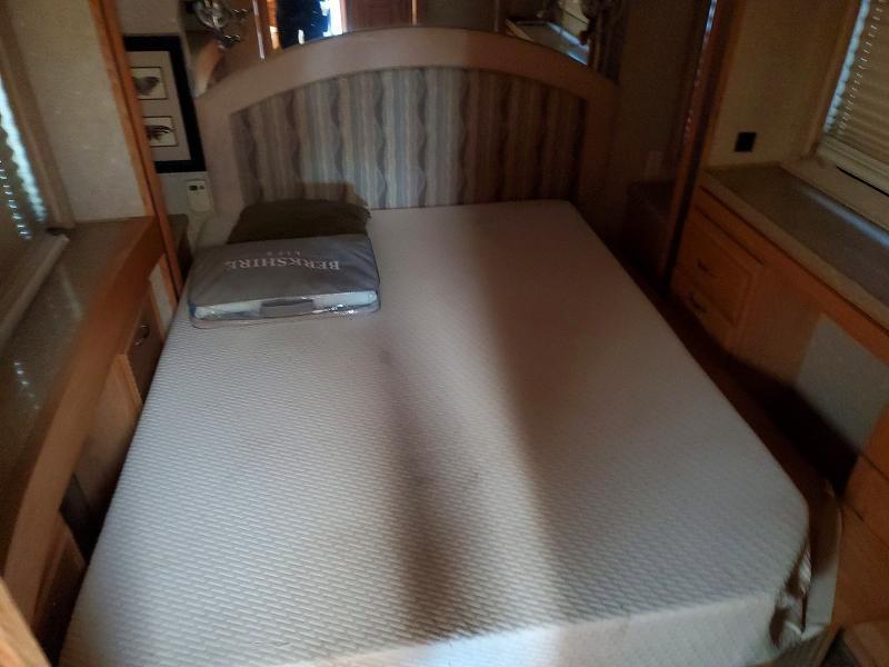 2007 Freigliner Chassis X Line Motor Home