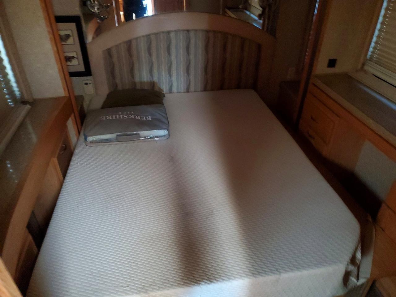 2007 Freigliner Chassis X Line Motor Home
