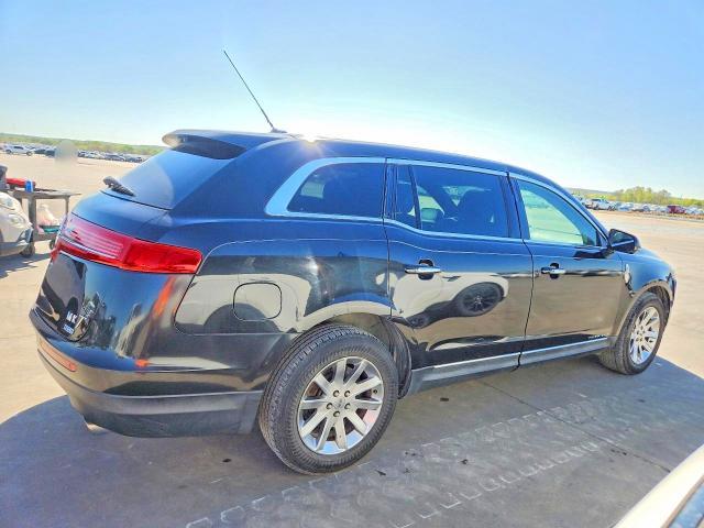 2013 Lincoln Townhouse MKT