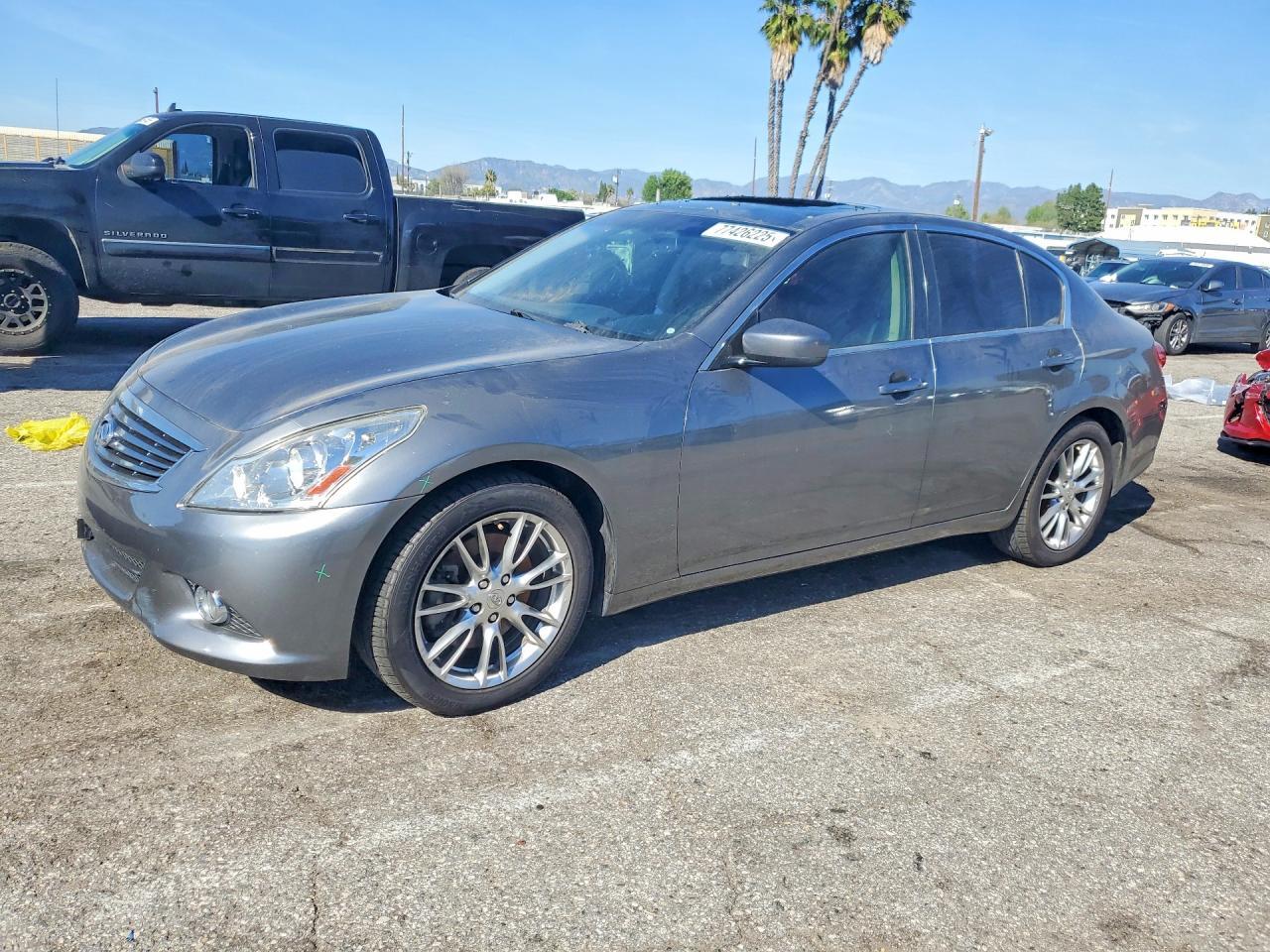 2015 Infiniti Q40