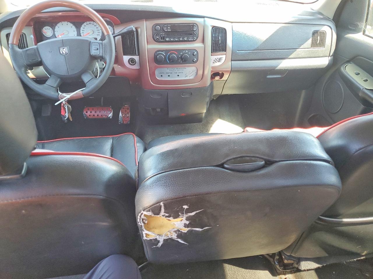 2004 Dodge RAM 1500 ST