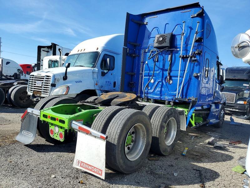 2020 Freigliner 2020 Freightliner Cascadia 126 Semi Truck