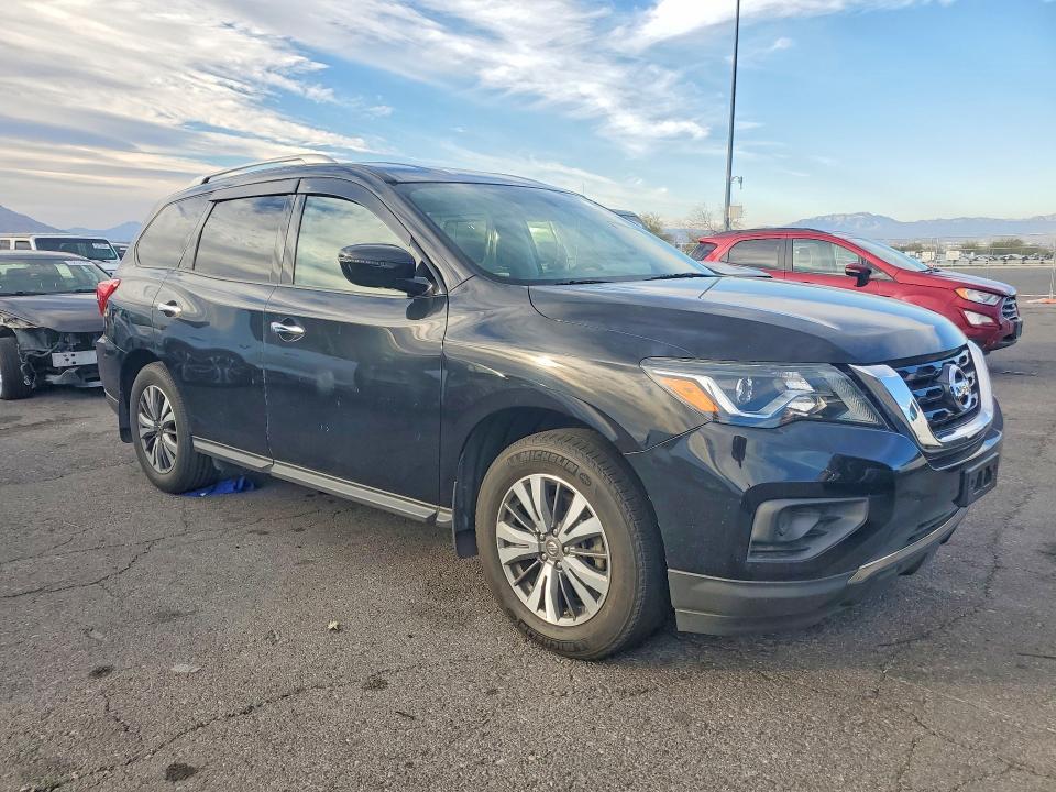 2017 Nissan Pathfinder s
