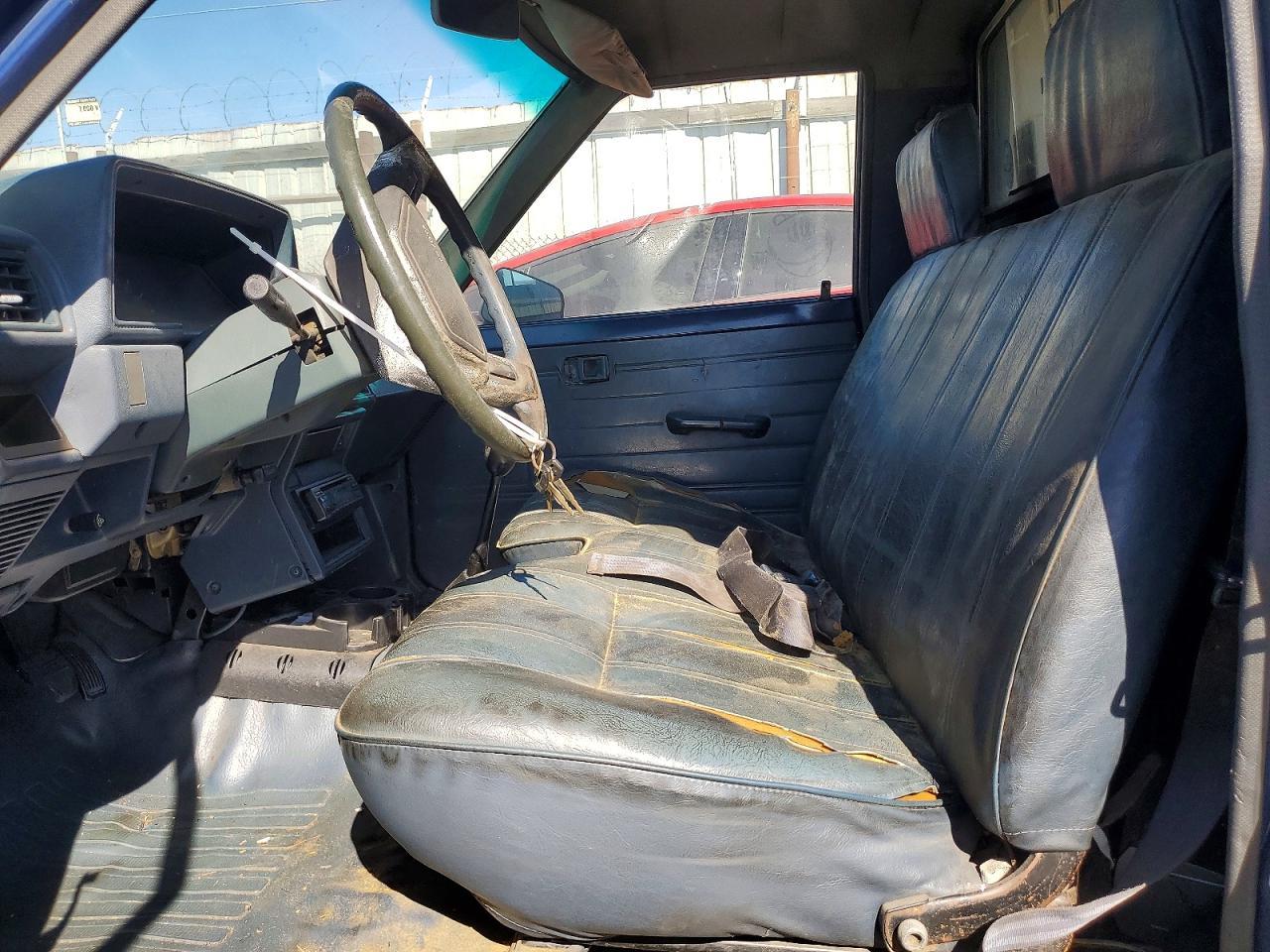 1987 Toyota Pickup Base