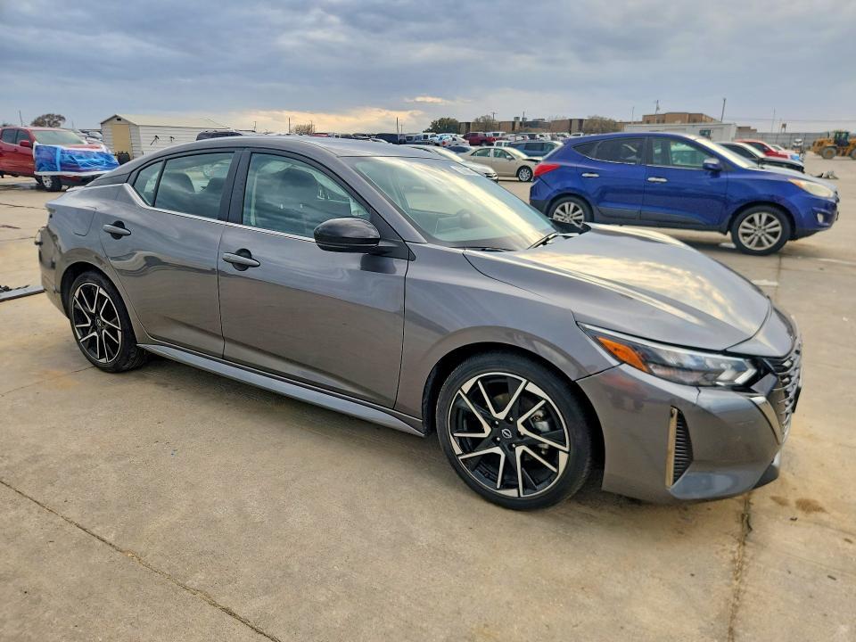 2025 Nissan Sentra sr