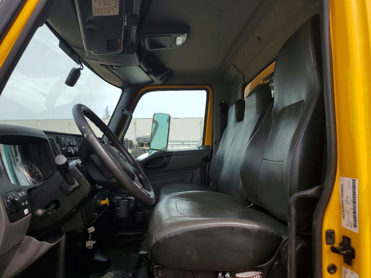 2023 International MV607 BOX Truck