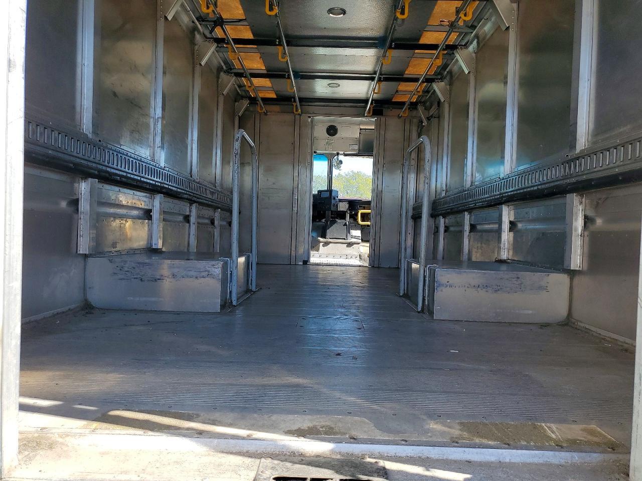 2015 Freightliner MT45 G Delivery Truck