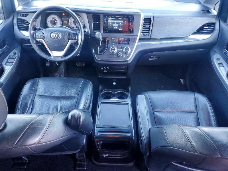2016 Toyota Sienna se 8-passenger