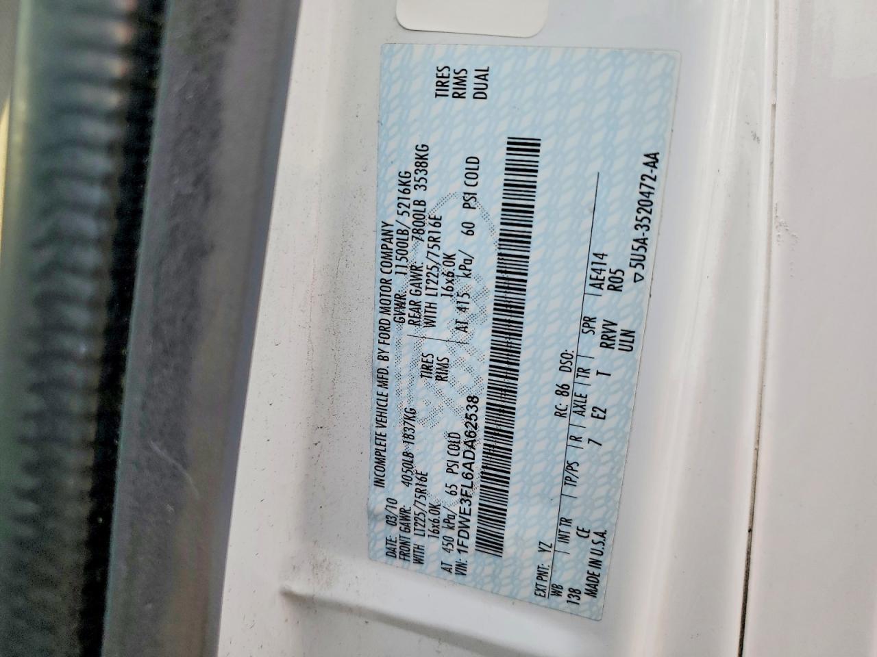 2010 Ford Econoline E350 Super Duty Cutaway Van