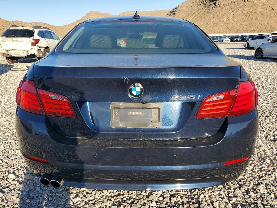 2011 BMW 528 i