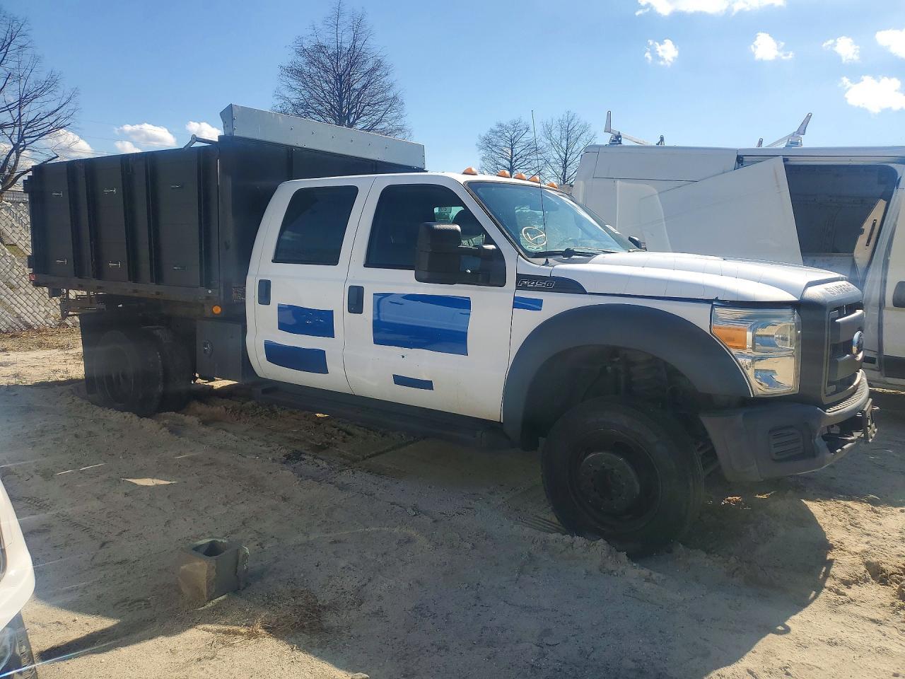 2016 Ford F450 Super Duty Flatbed Truck