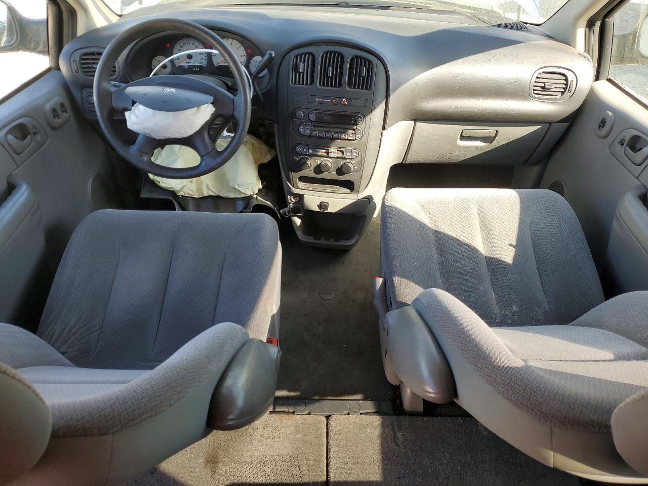 2005 Dodg Caravan se