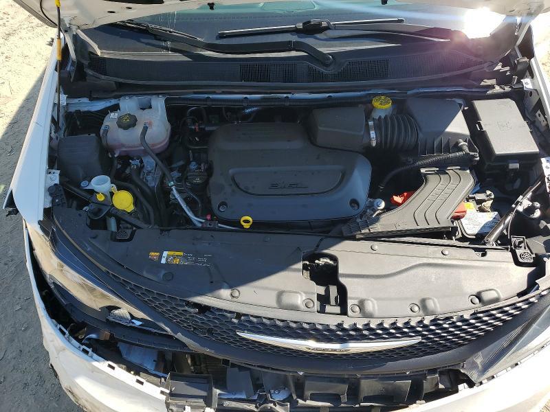 2024 Chrysler Voyager lx