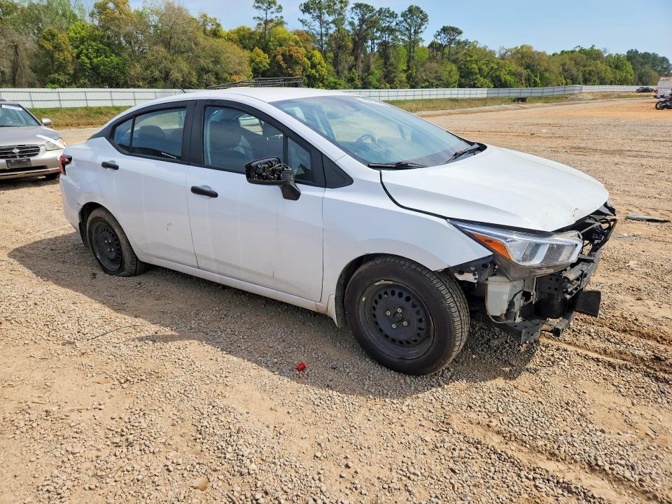 2022 Nissan Versa s
