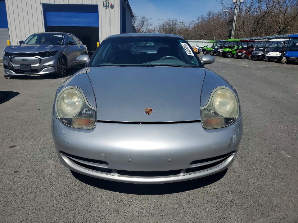 2000 Porsche 911 Carrera 2