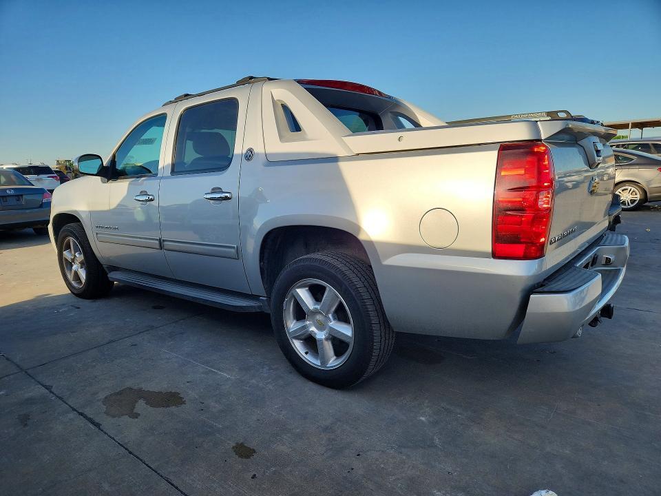 2013 Chevrolet Avalanche LS