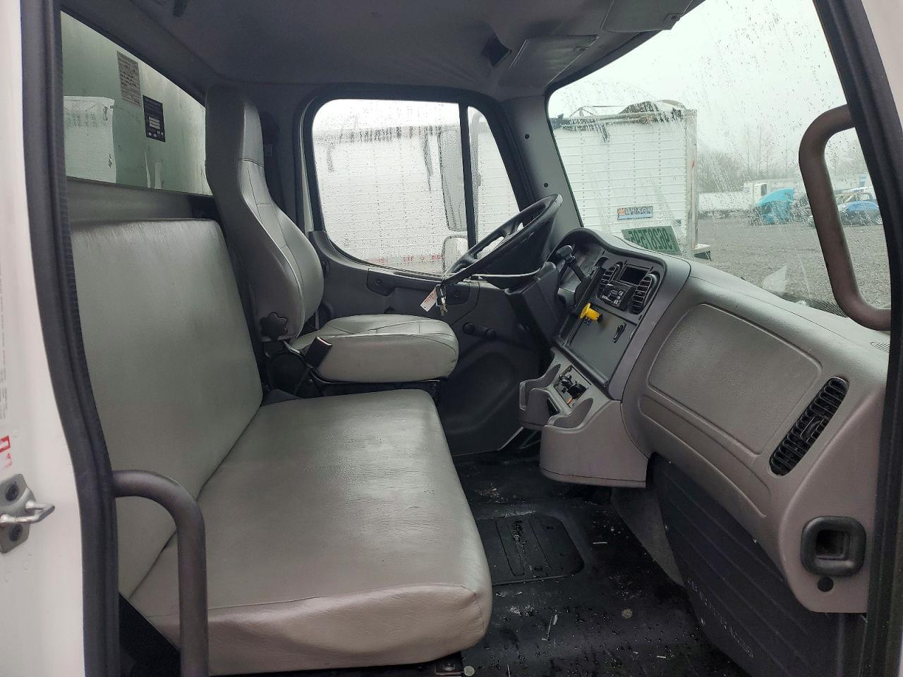 2019 Freigliner 2019 Freightliner Business Class M2 BOX Truck