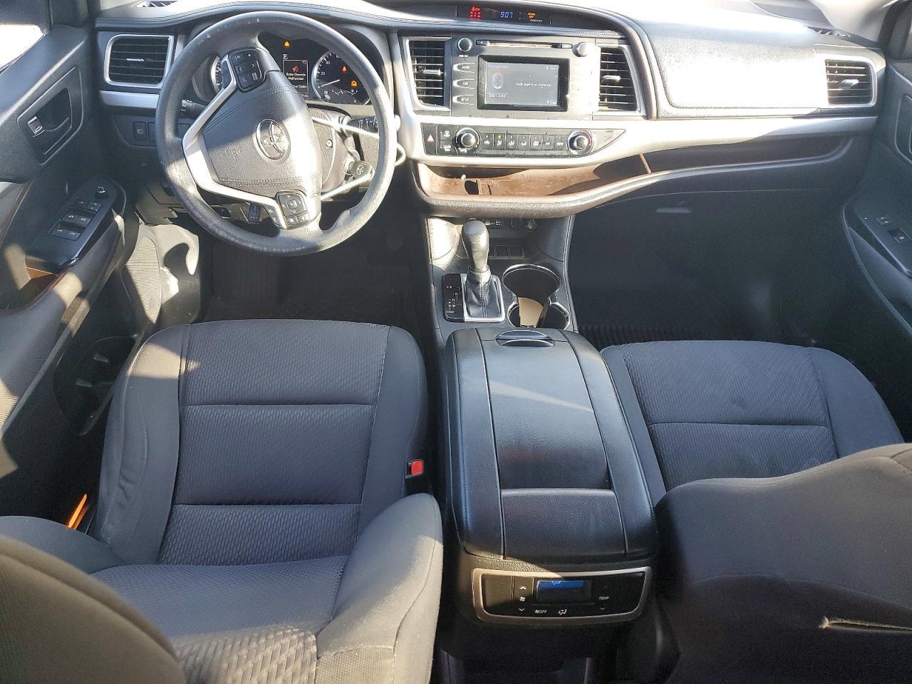 2017 Toyota Highlander le