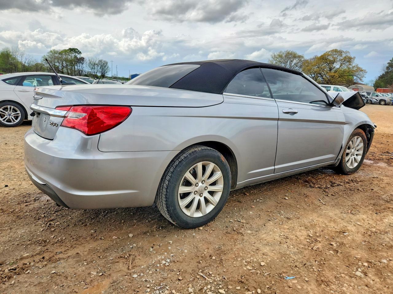2013 Chrysler 200 Touring