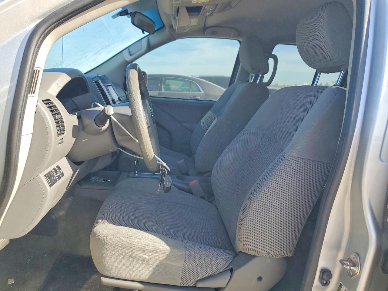 2017 Nissan Frontier SV