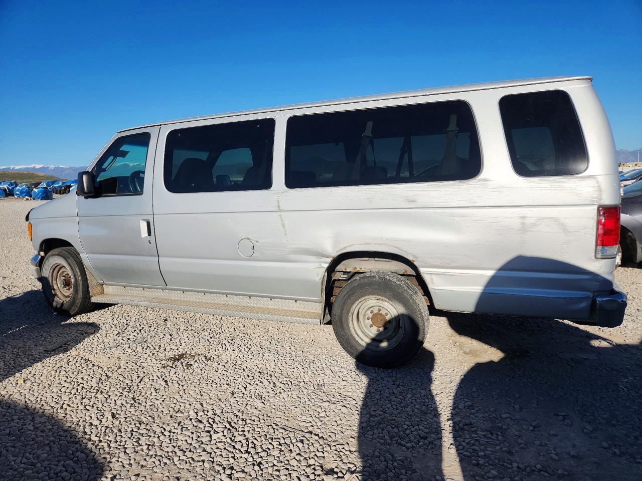 2005 Ford Econoline E350 Super Duty Wagon